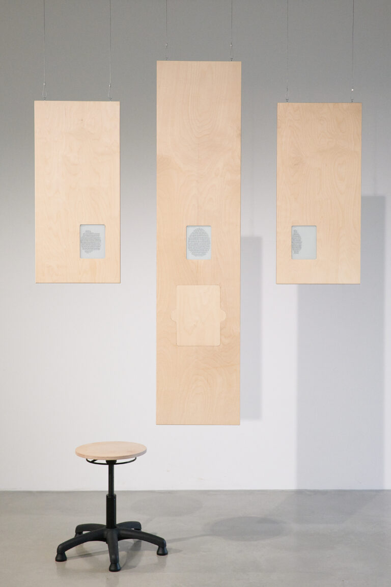 Helen Brecht, Archive & Butterflies, 2025, Textinstallation