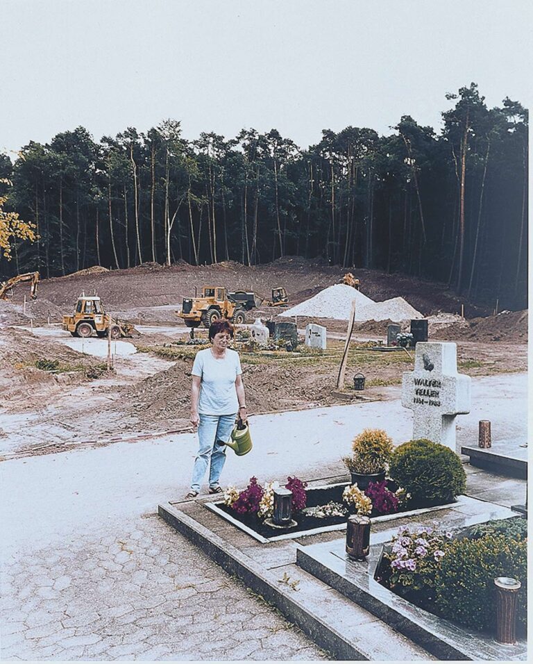 Jürgen Teller, My Mother, Father and me, Bubenreuth, 2002, Digital print (Auflage 1/5), Museum Morsbroich, Leverkusen