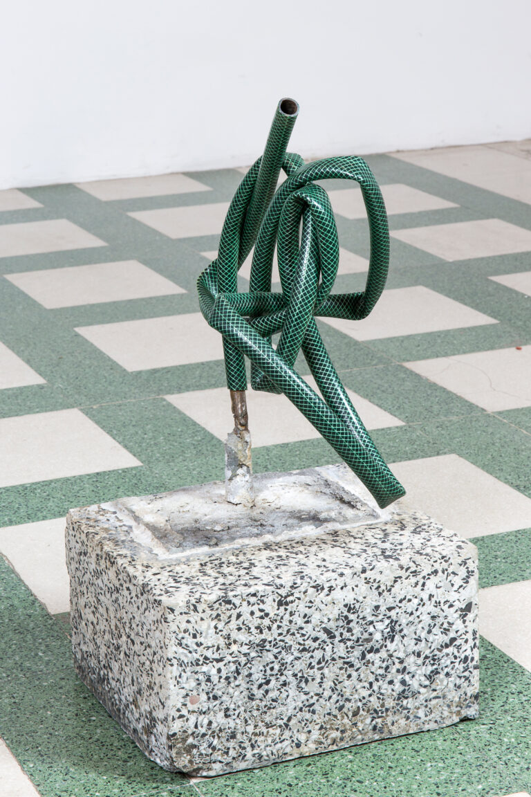 Mirosław Bałka 48 x 24 x 21 cm 2017 Terrazzo, Stahl, Plastik Courtesy der Künstler und Galleria Raffaella Cortese, Mailand