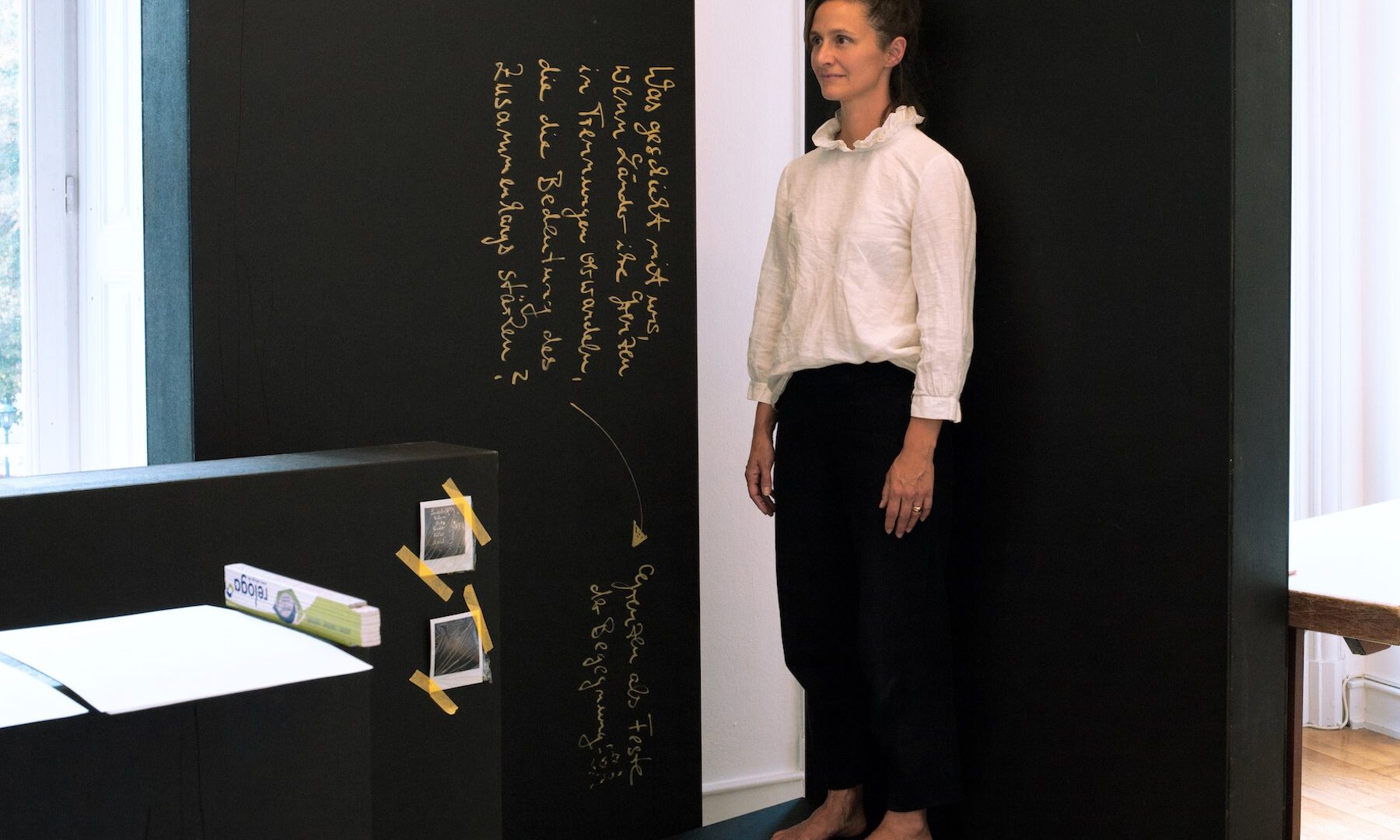 Tilo Schulz "your blinds don’t keep me from", 2022. 2. Zustand, mit Laetita Mazzotti Courtesy the artist.