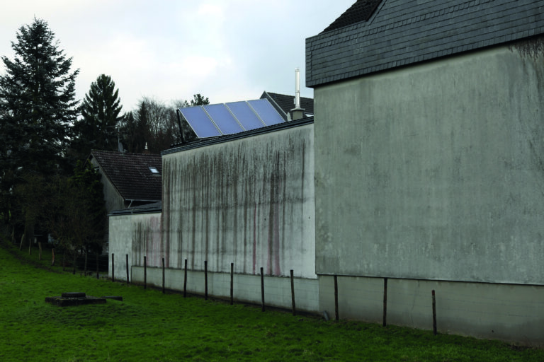 Peter Piller 3. peripheriewanderung leverkusen 2018 Fotografie, 21 x 31,5 cm Courtesy Capitain Petzel, Berlin; Galerie Barbara Wien, Berlin