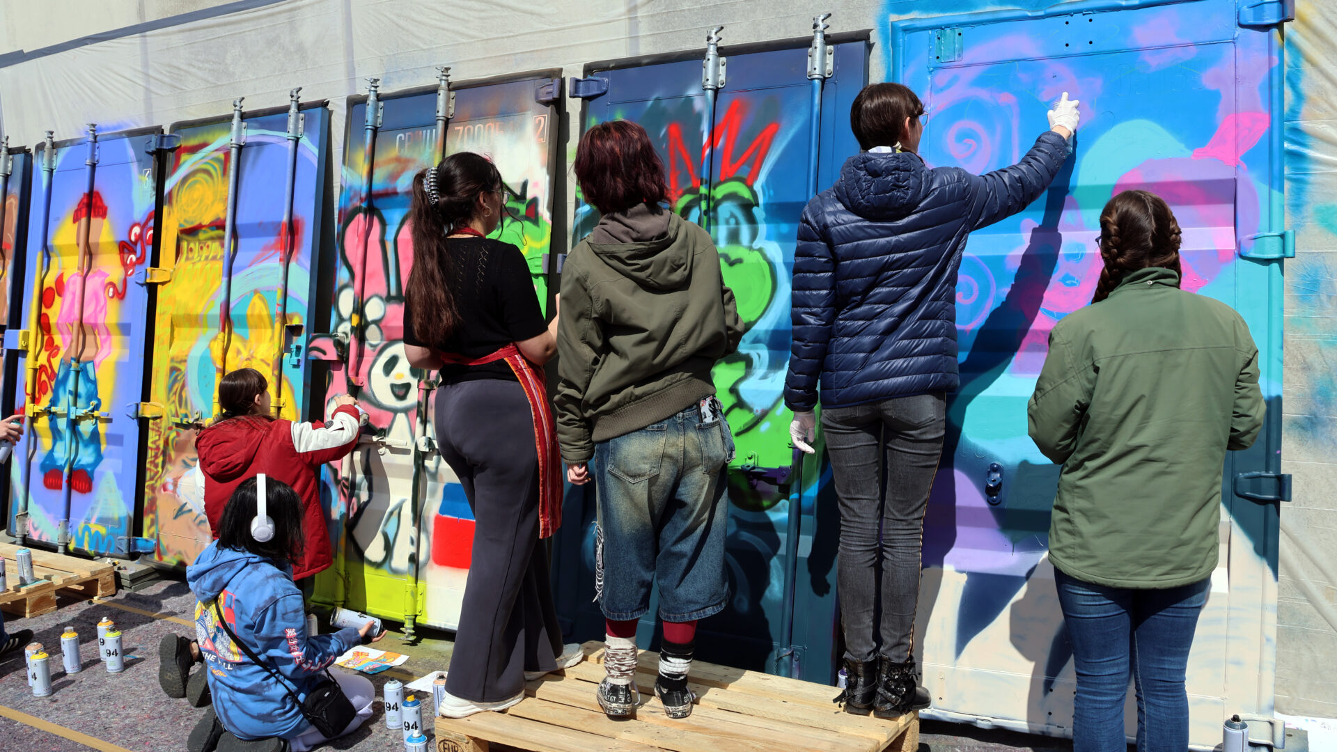 Graffiti Workshop der Young Art Award Teilnehmer:innen bei Niesen