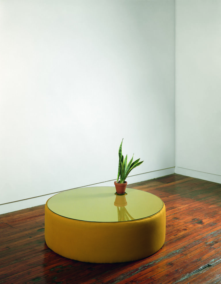Thomas Grünfeld, ohne Titel, Kakao M, ohne Titel, alle 1988, Installationsansicht Massimo de Carlo, 1988
